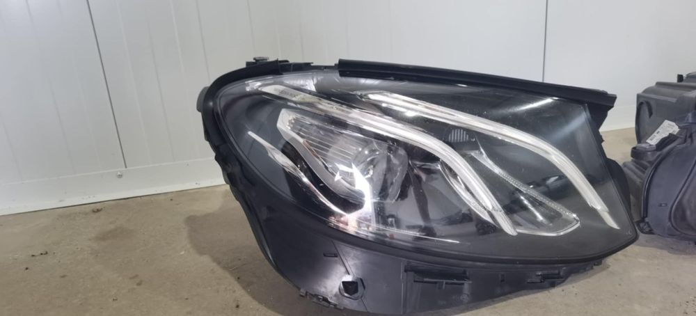 Фарове за Мерцедес Е класа W213