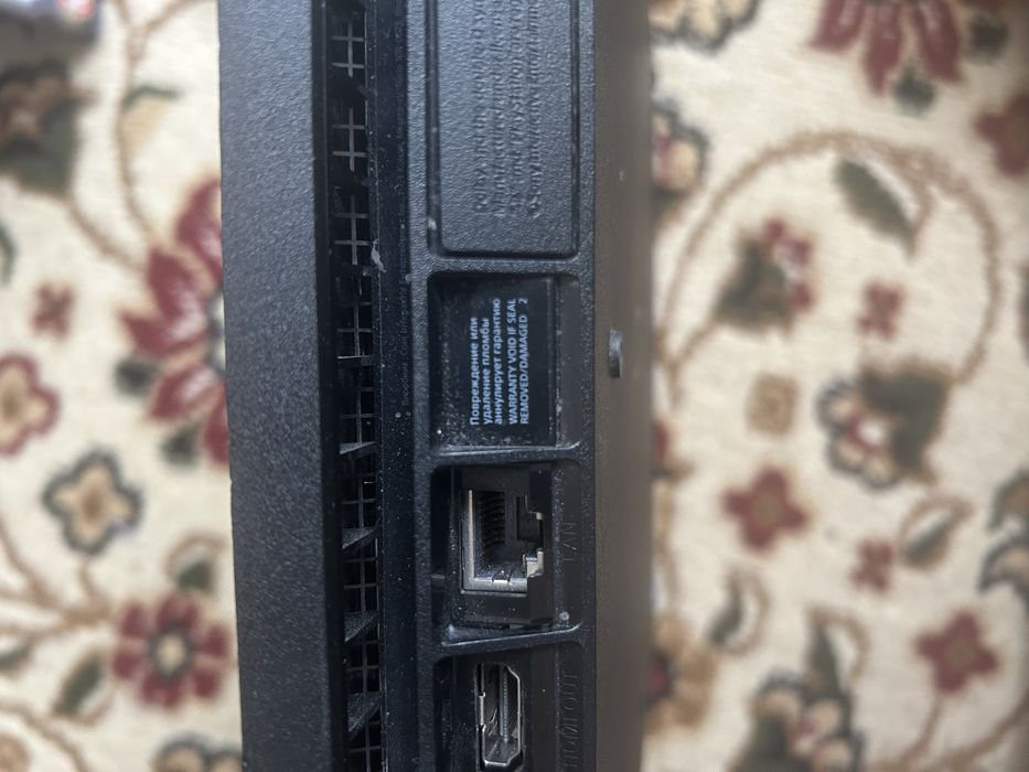 Продам Playstation 4 Slim 1Tb