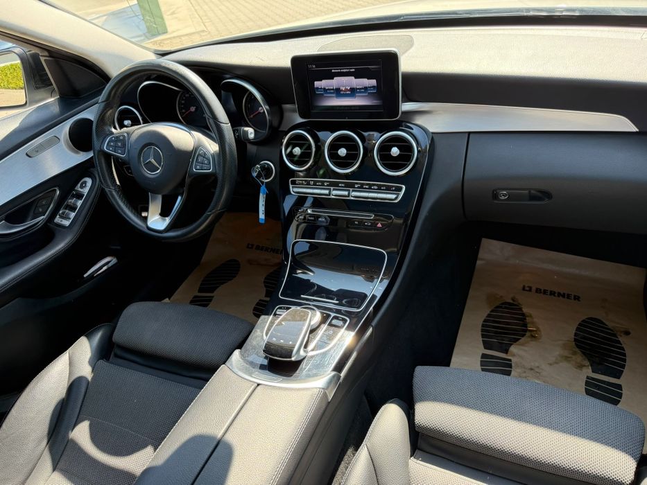 Mercedes-Benz C220d 9G-Tronic 4 Matric