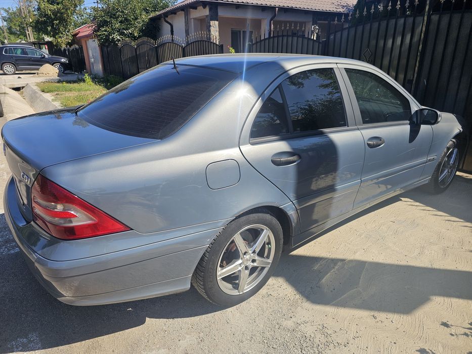 MERCEDES-BENZ C-Class 2004 — imagine 3