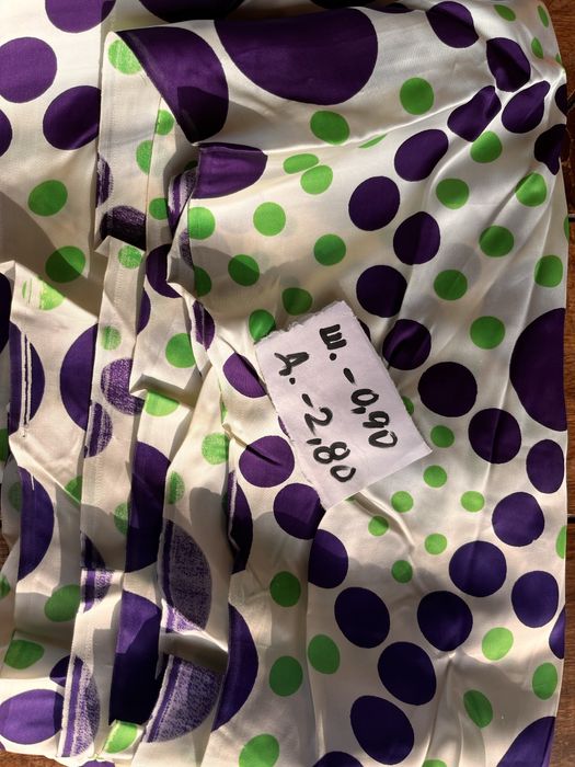 Платове парчета вълнени, памучни, коприна и дамаска