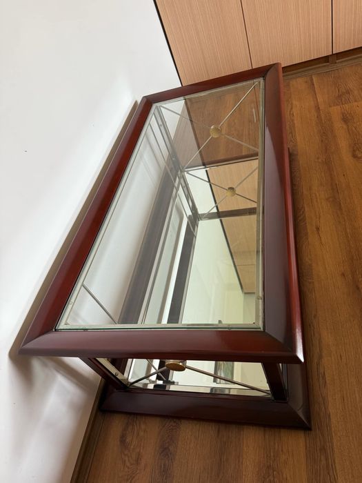 Метална маса със стъкло и огледало