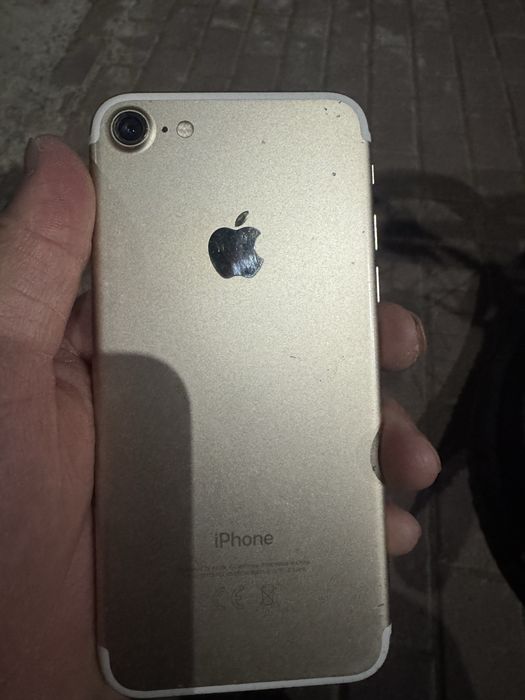 Продам или обмен айфон 7