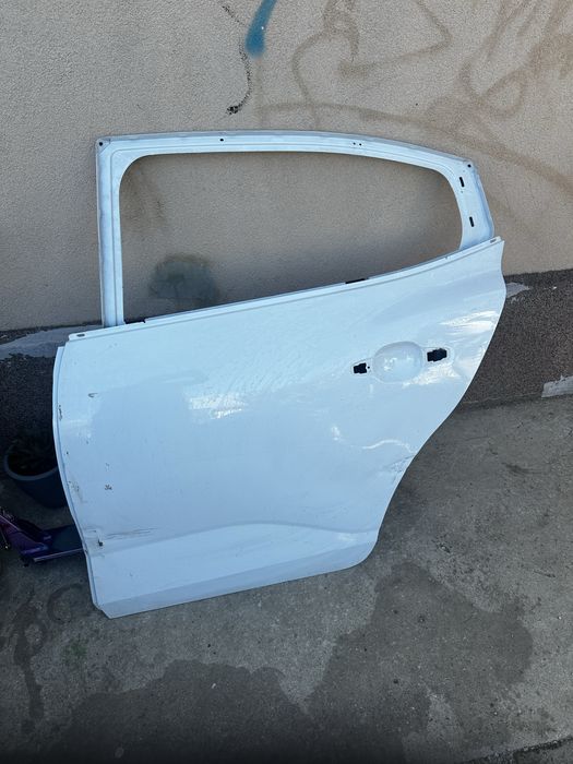 Ușă stânga spate dacia logan 3.