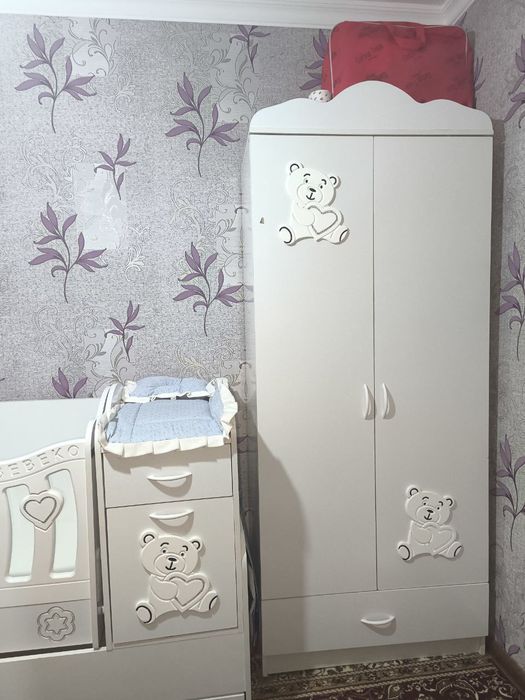 Детский кровать и шкаф комплект состояние хорошая