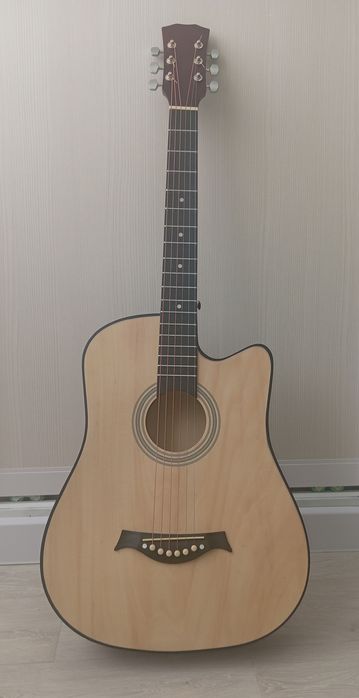 Акустическая гитара.