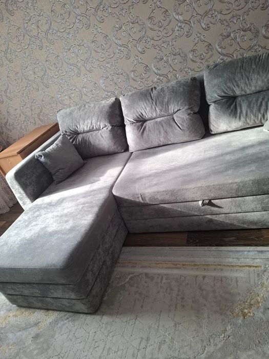 Продам диван с атаманкой