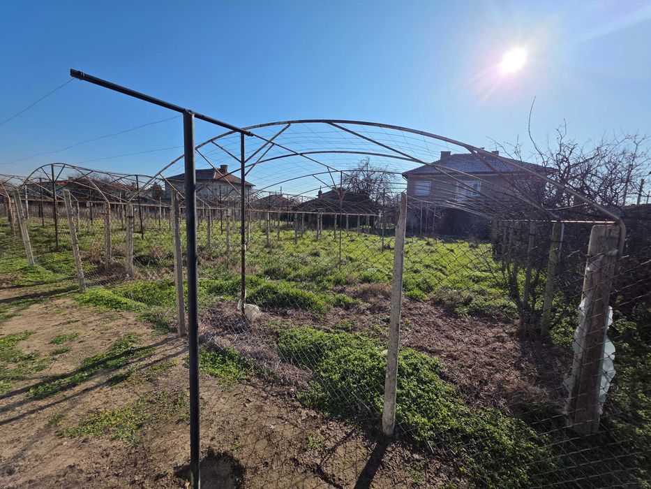 4 стари оранжерии търсят своя нов собственик