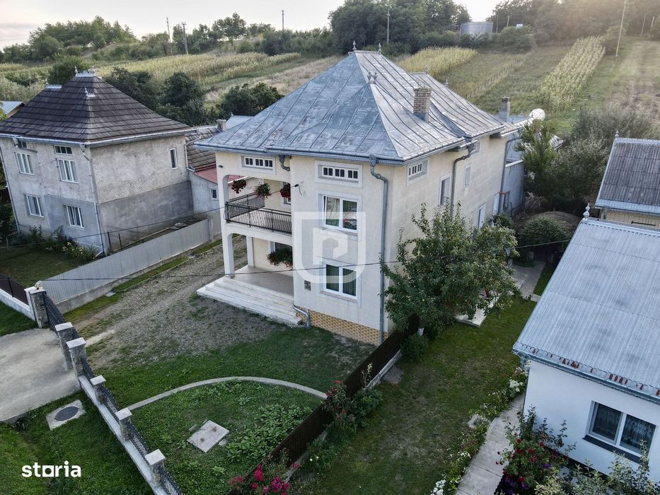 Casă 5 camere, 2.800 mp teren, Dărmănești – 13 km Suceava