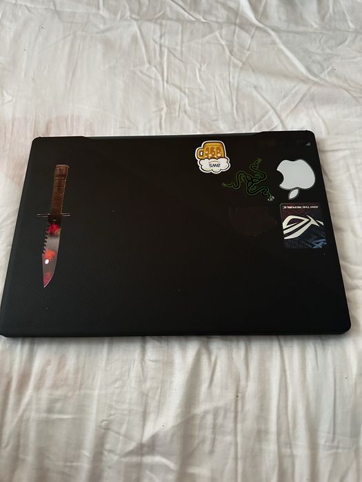 Asus rog zephyrus m16