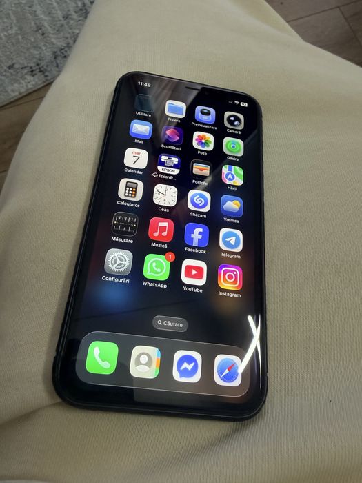 iPhone 11 Black 64gb 9.5/10