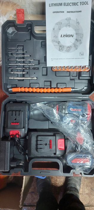 Продам шуруповерт набор