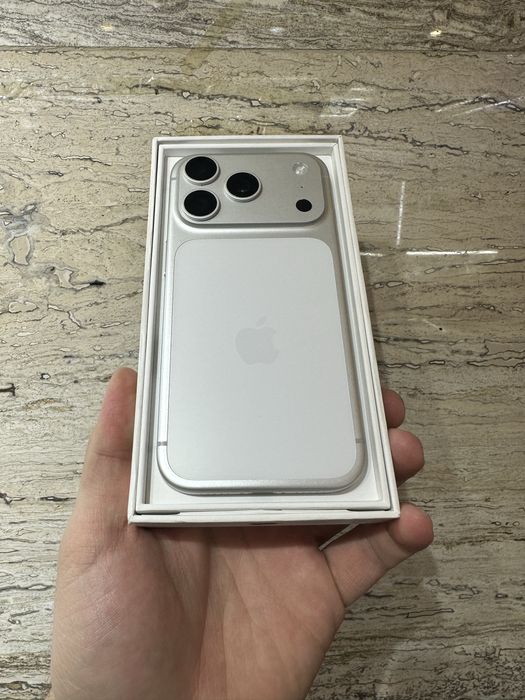 IPHONE 17 Pro 256 гб E sim