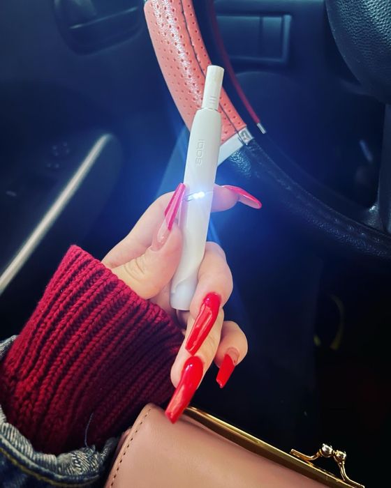 Locuri libere, manichiura