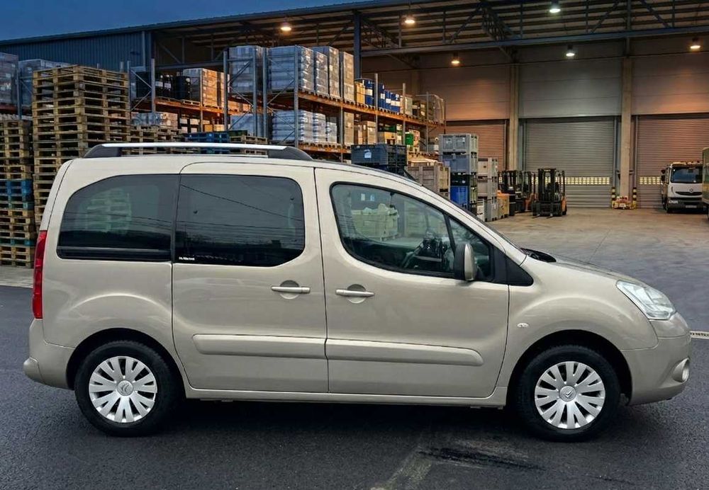 Транспортни услуги с лекотоварен автомобил (баничарка)