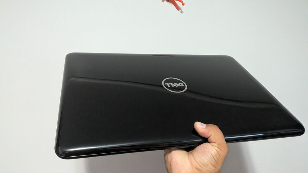 Dell inspiron 17 inch i7generatia 7 video 4gb