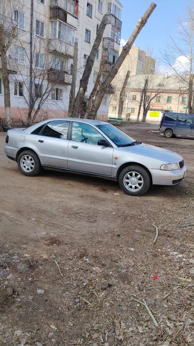 Продам Audi A4 1995г