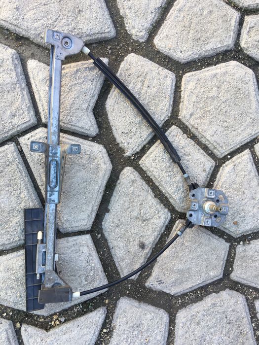 Стеклоподьемник Ауди 80