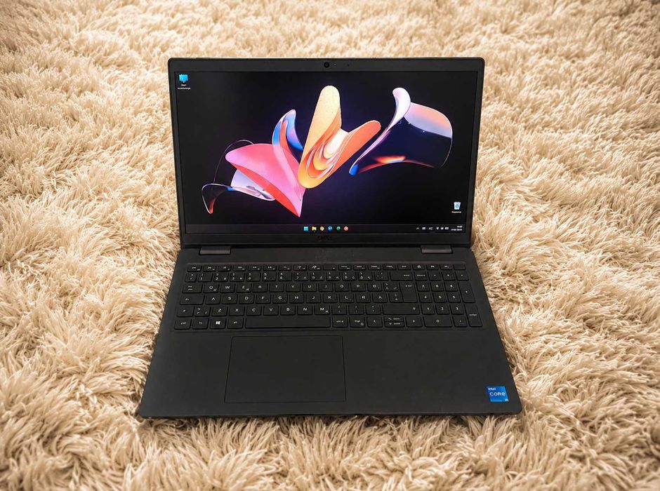 Качественный ноутбук Core i5-1135G7, 8GB, 256 GB SSD, Full HD