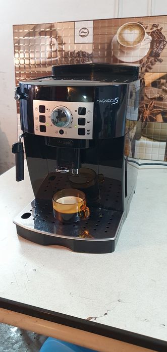 Vând Expresor Cafea Automat Delonghi Magnifica S