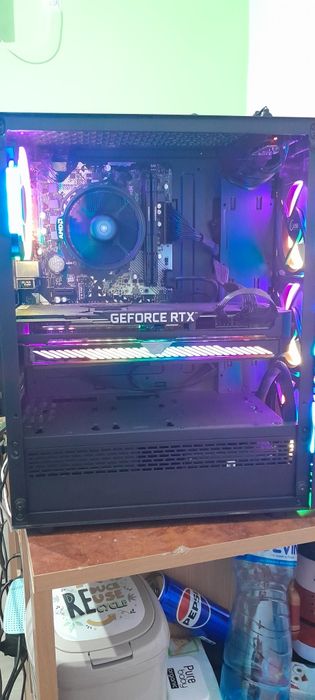 Продавам Геймърски Компютър 3060ti 8gb AMD RYZEN 5 5600x 16bg RAM DDR4