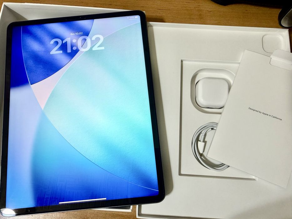 iPad Pro 12.9”  6th gen  256GB  M2