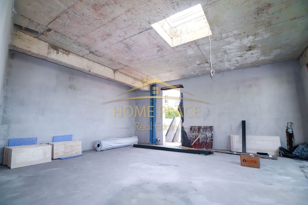 Продава се Четиристаен апартамент в Варна, Бриз - 280 кв.м за 2143 €/кв.м - Снимка #3