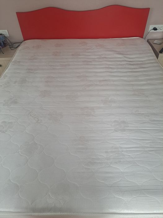 Pat cu saltea 1600 l 2000 L