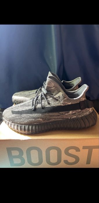 Yeezy boost 350 v2 dark salt