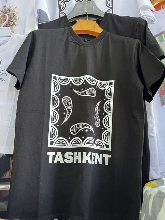 Futbolkalar har hil turdagi.adnatonny bez risunkasiz ranglari bor