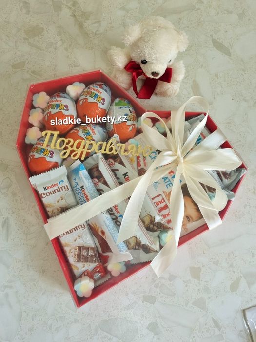 Продается клубника ягоды и фрукты