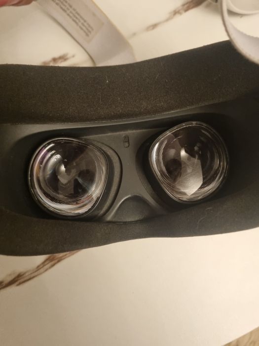 Vând Ochelari VR Oculus/Meta Quest 2
