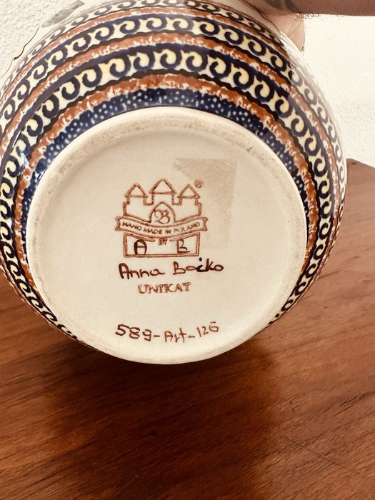 Ръчно рисувана керамична ваза Bolesławiec – UNIKAT, подпис Anna Bojko