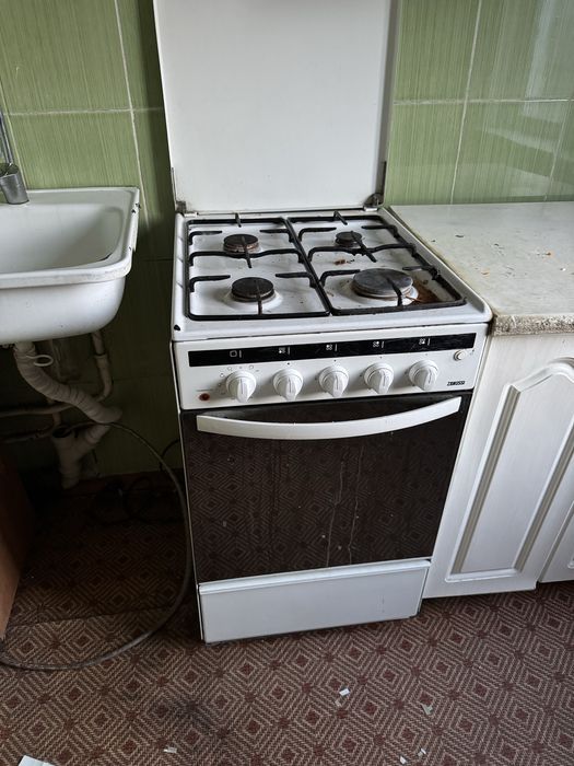 Срочно продаю газ плиту