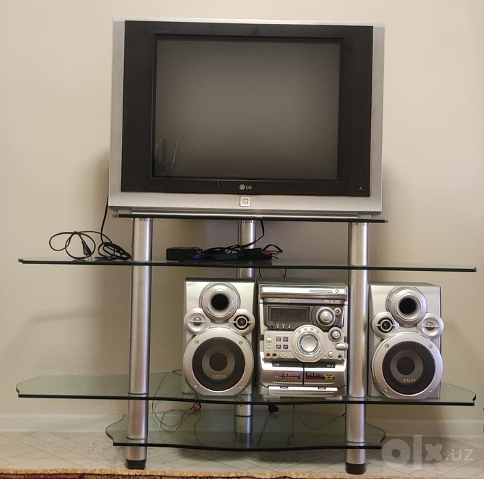 Televizor LG + подставка+ муз центр 
Modeli 29FE5RGE-TA
Ekran 42 x 55
