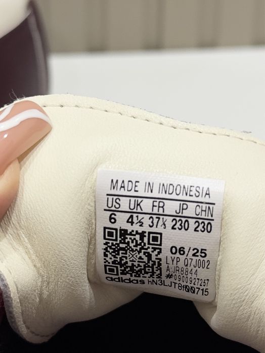 Срочно продам кроссовки Adidas, размер 37