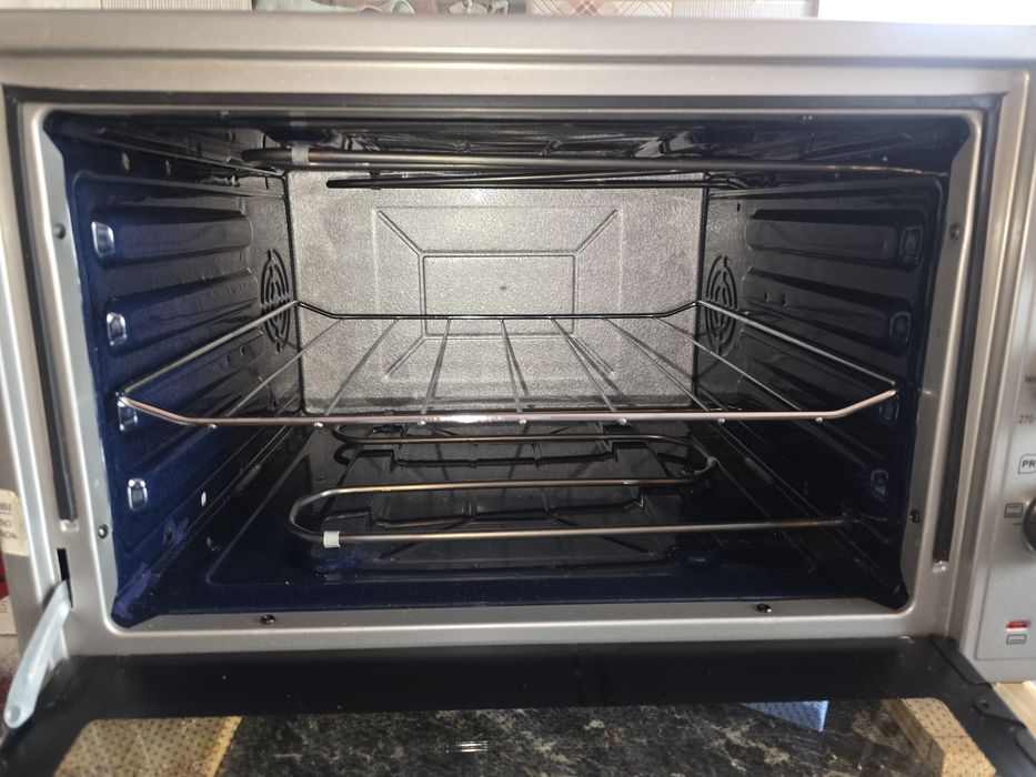 Продам духовку Shivaki