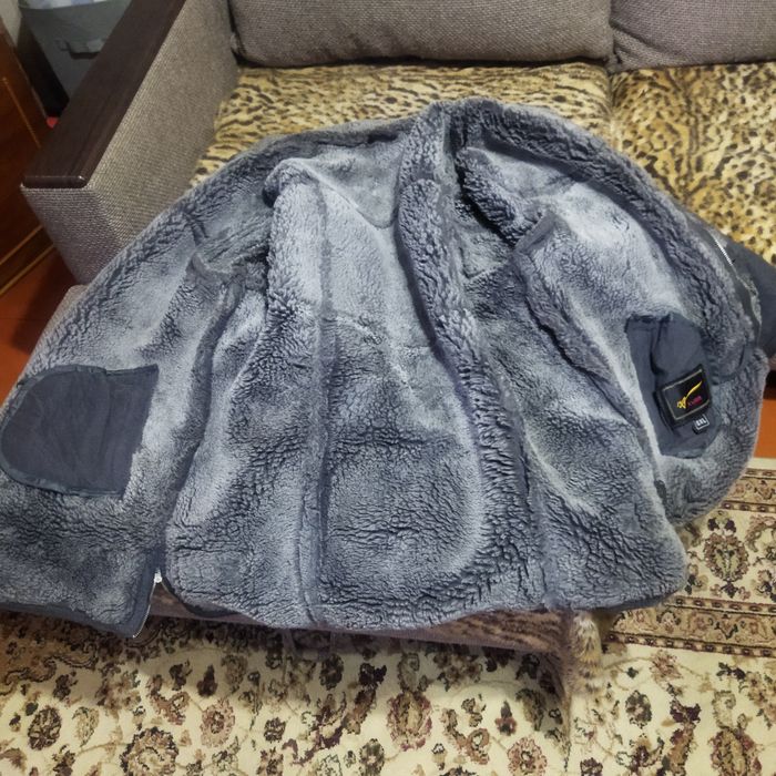 Срочно продам верхнюю одежду