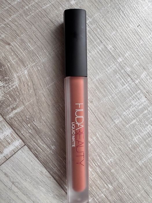 Хидратиращ гланц Huda beauty, Patrick ta, Charlotte tilbury