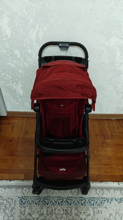 Продам коляску joie