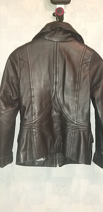Кожанная куртка отличная модель