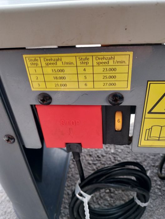 Настолна оберфреза