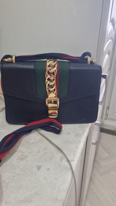 Продам сумку гучи