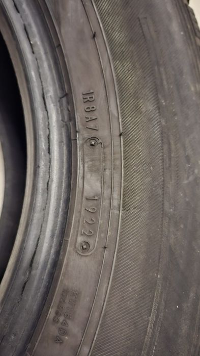 Зимна бусова гума Falken 235 65 16C