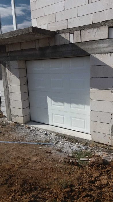 Usi de garaj moderne