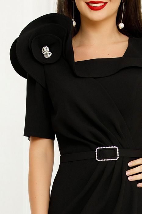 Rochie midi cu detaliu pe umăr