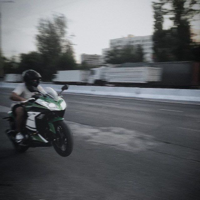 Motosikil sotiladi kawasaki ninja 400 cc