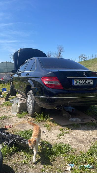 Dezmembrez mercedes c class w204 136cp