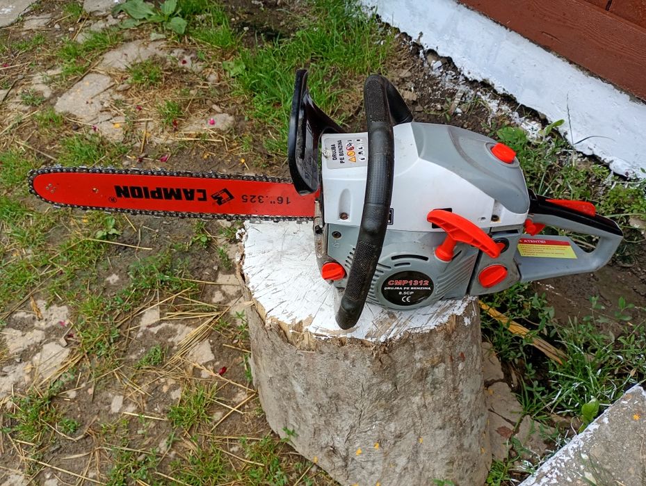 Vând drujba defecta pentru piese
