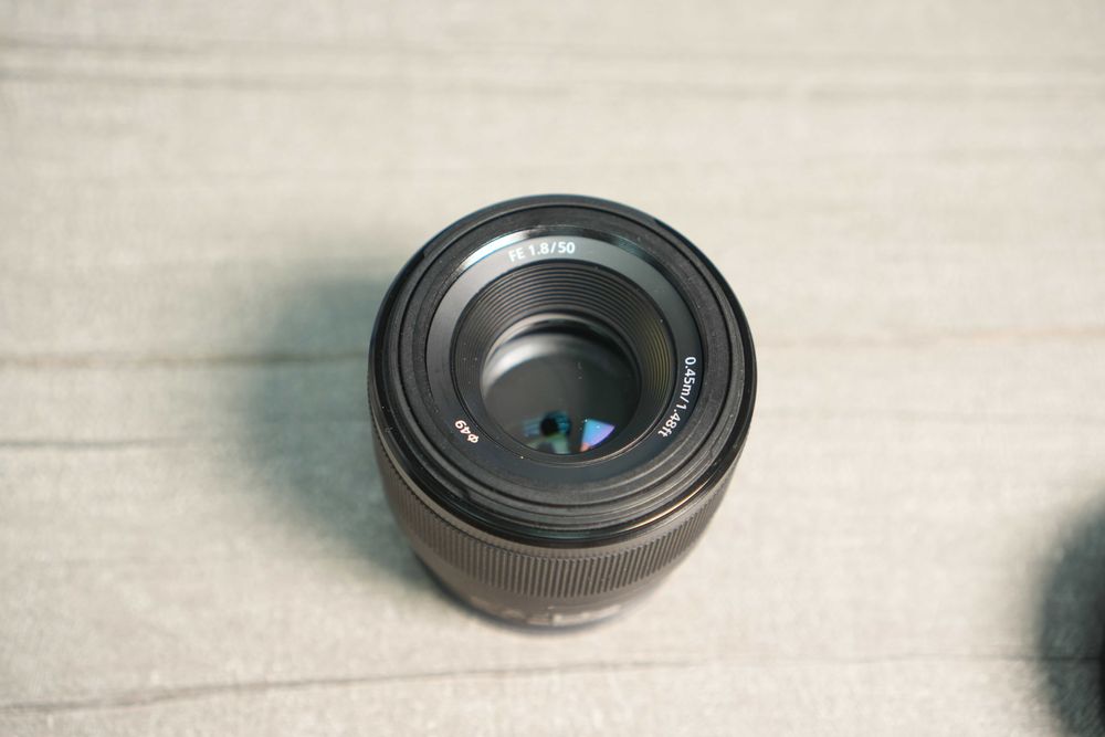 Объектив Sony E 50mm f/1.8 OSS